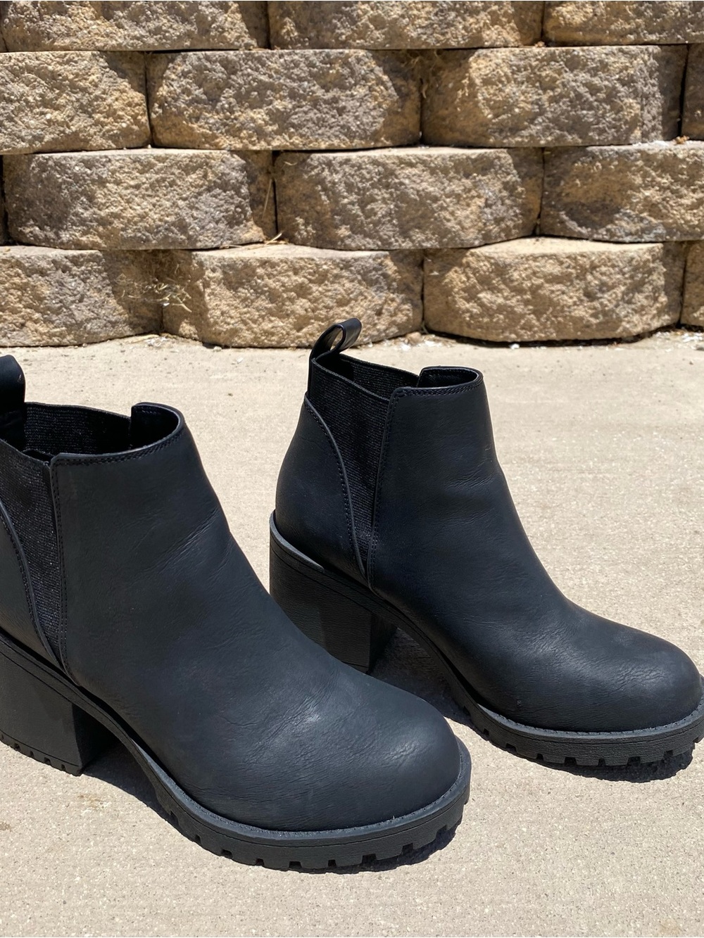 DIRTY LAUNDRY Platform Lita Booties